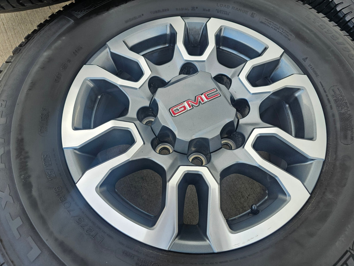 18" GMC Sierra AT4X Chevy Silverado 2500 3500 OEM 5949 wheels rims MICHELIN