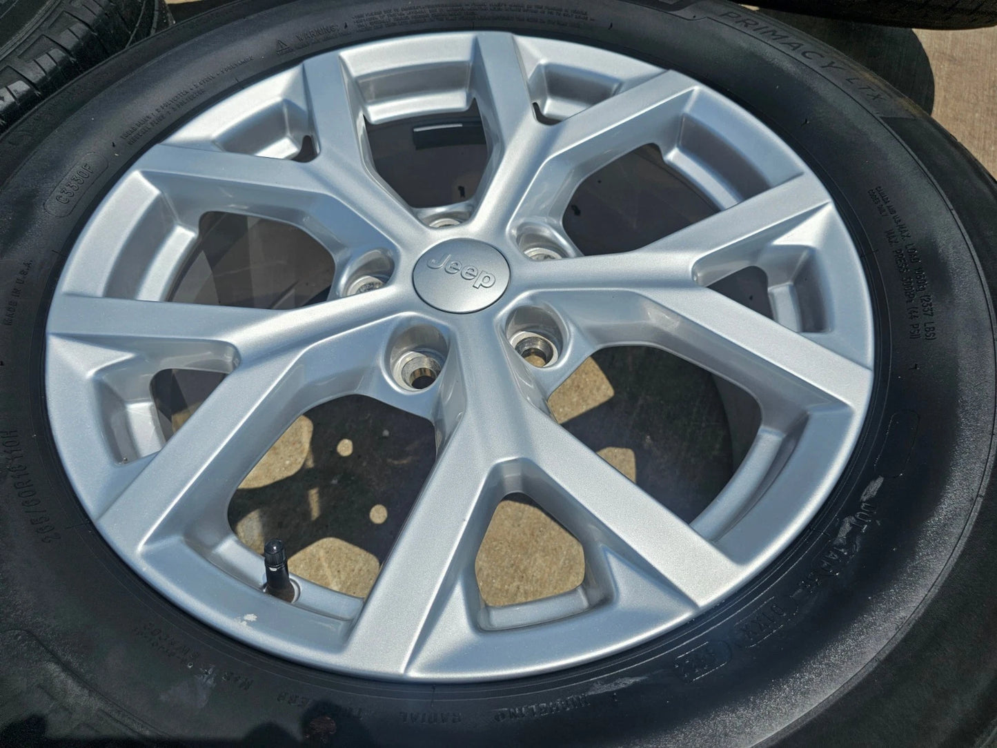 18" Jeep Grand Cherokee L OEM wheels rims 9285 Durango tires MICHELIN