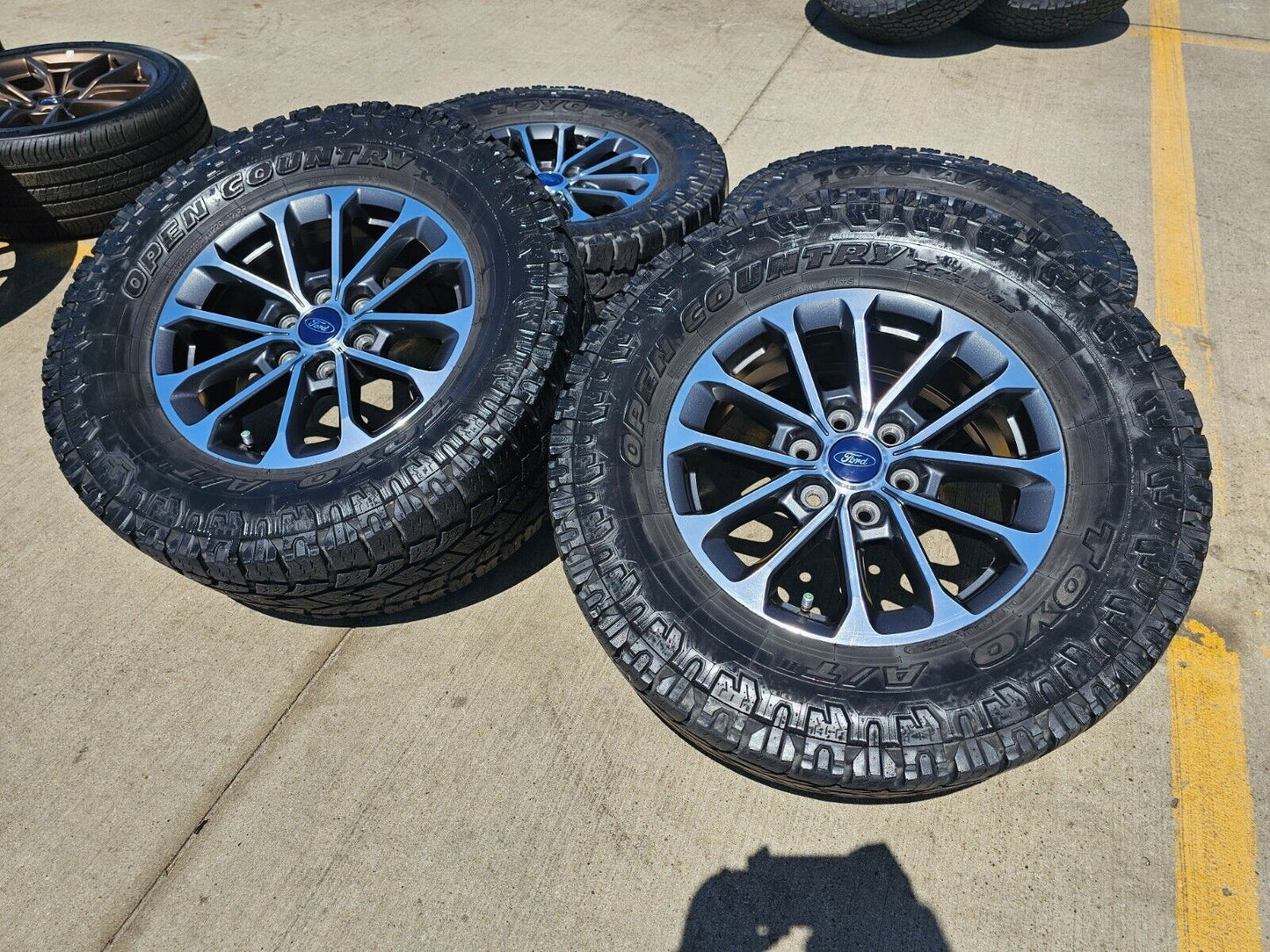 18" Ford F-150 OEM rims wheel 10169 tires Expedition 33" Toyos 2016 2017 2018