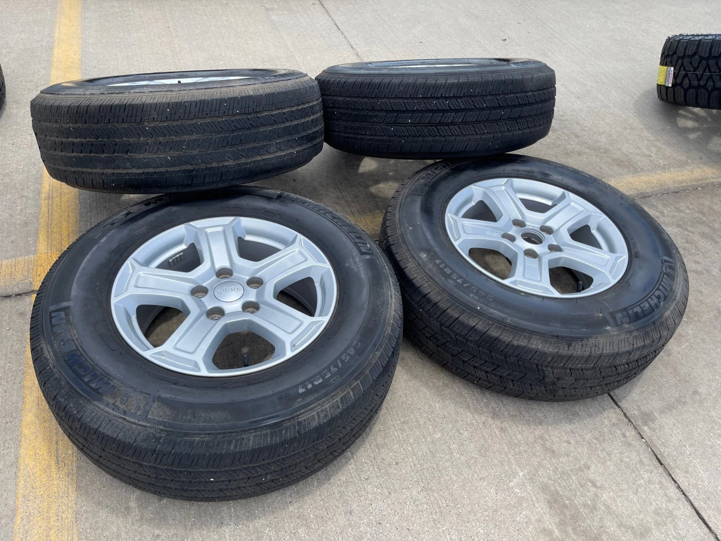 17" Jeep Wrangler Rubicon OEM wheels rims 9216 Gladiator tires MICHELIN
