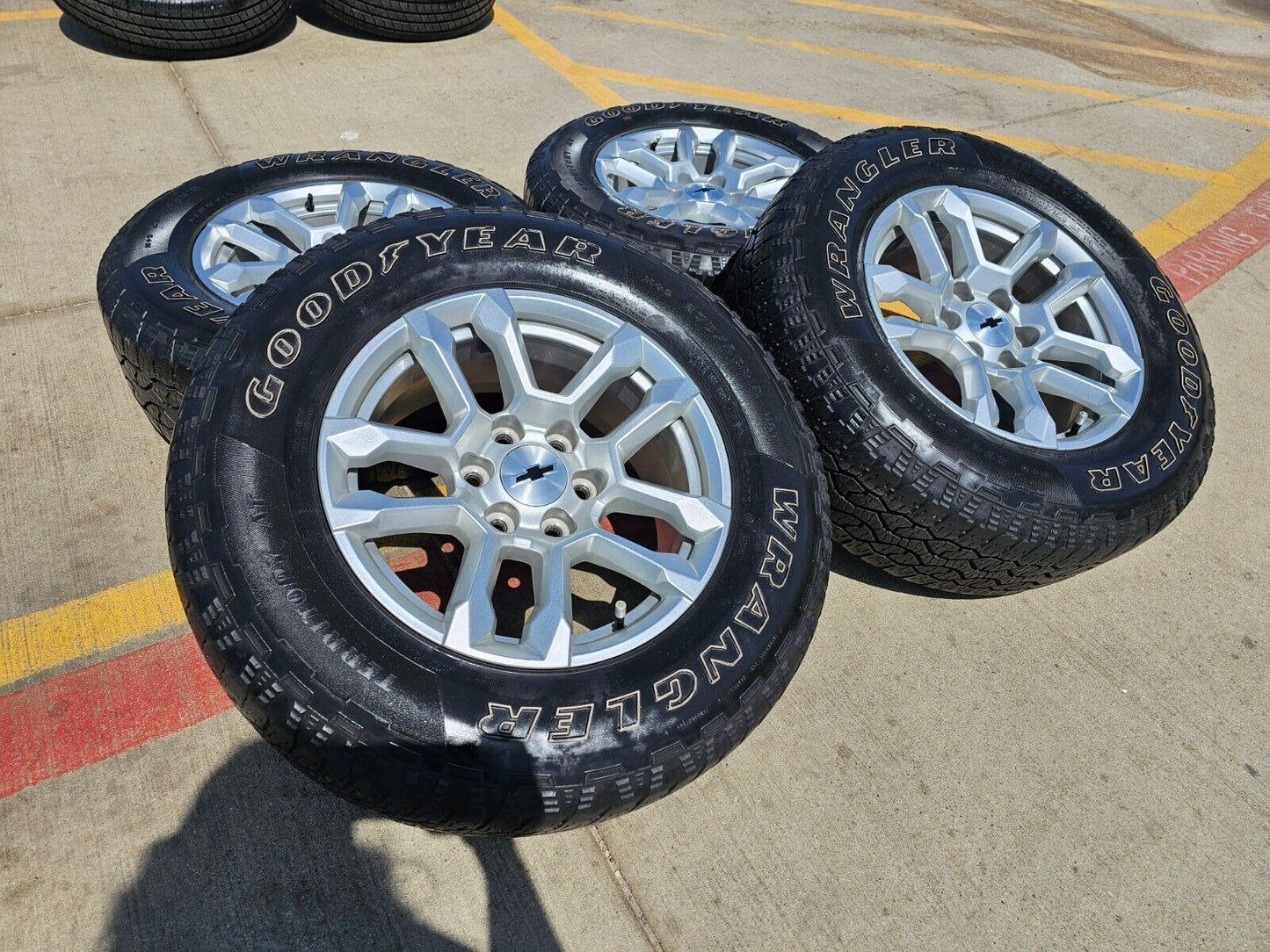 18" Chevy Silverado Tahoe ZR2 GMC Sierra Yukon OEM 95416 wheels rims tires