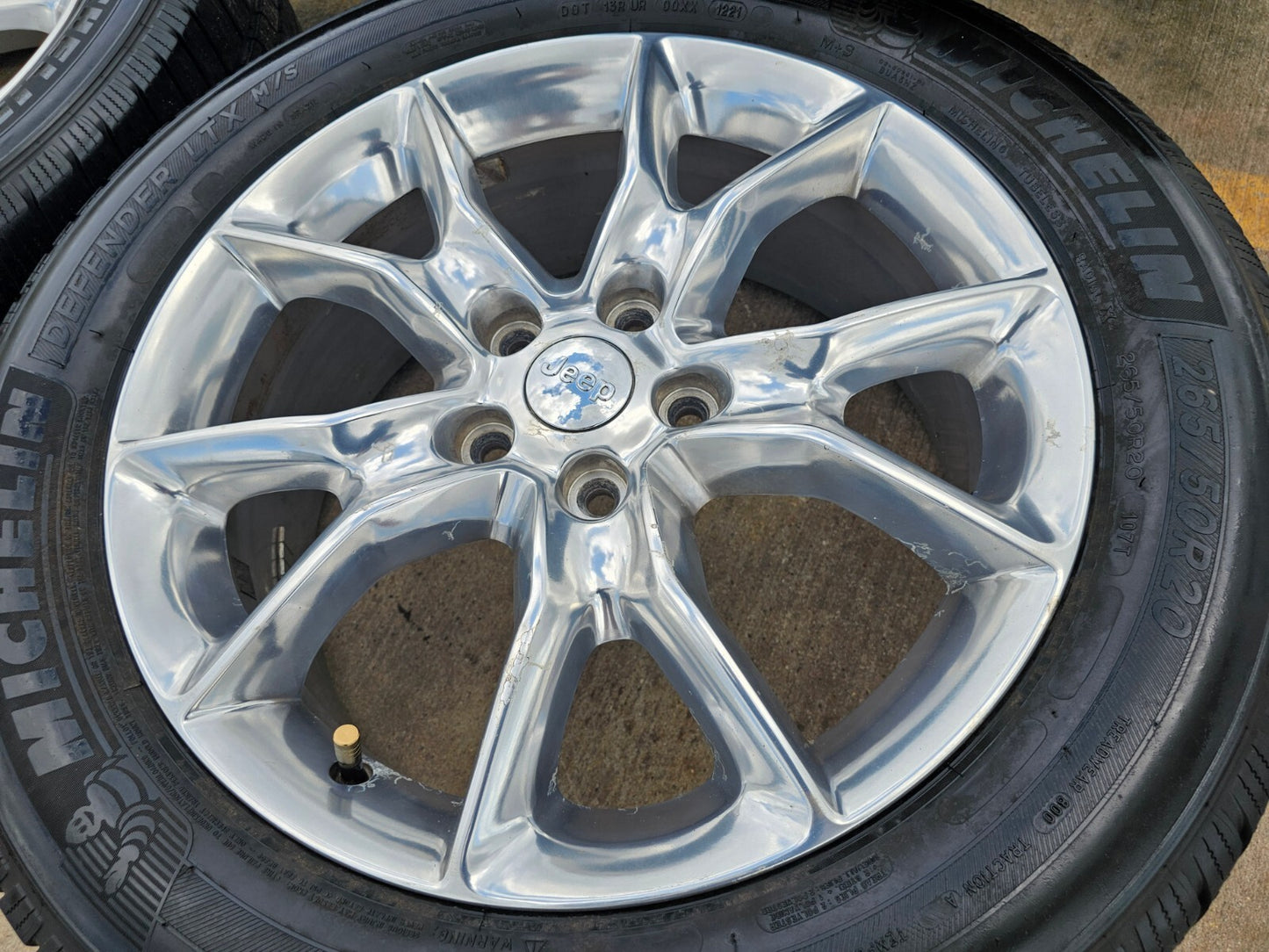 20" Jeep Grand Cherokee L OEM wheels rims 9138 tires Dodge Durango MICHELIN