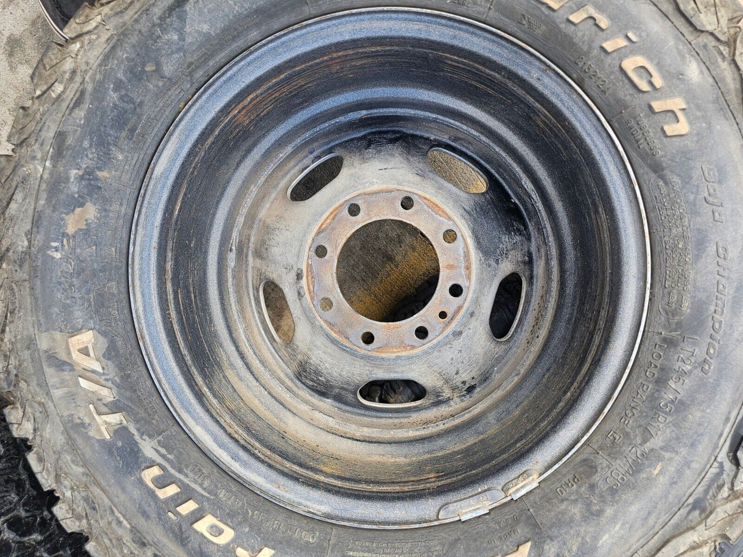 17" Ford F-250 F-350 OEM 3828 wheels rims tires BFG KO2 A/T