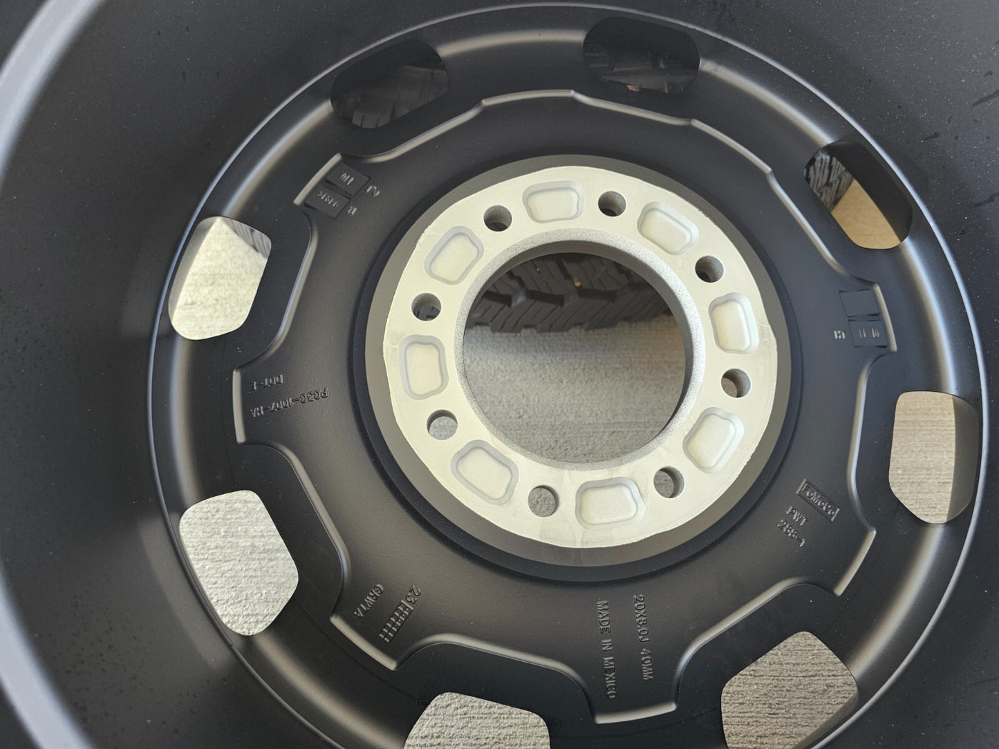 20" Ford F-250 F-350 OEM Lariat Platinum wheels rims 10486 tires 2024 2025 2026