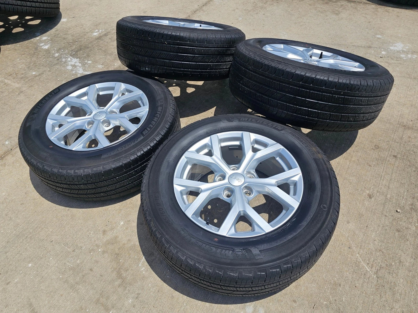 18" Jeep Grand Cherokee L OEM wheels rims 9285 Durango tires MICHELIN