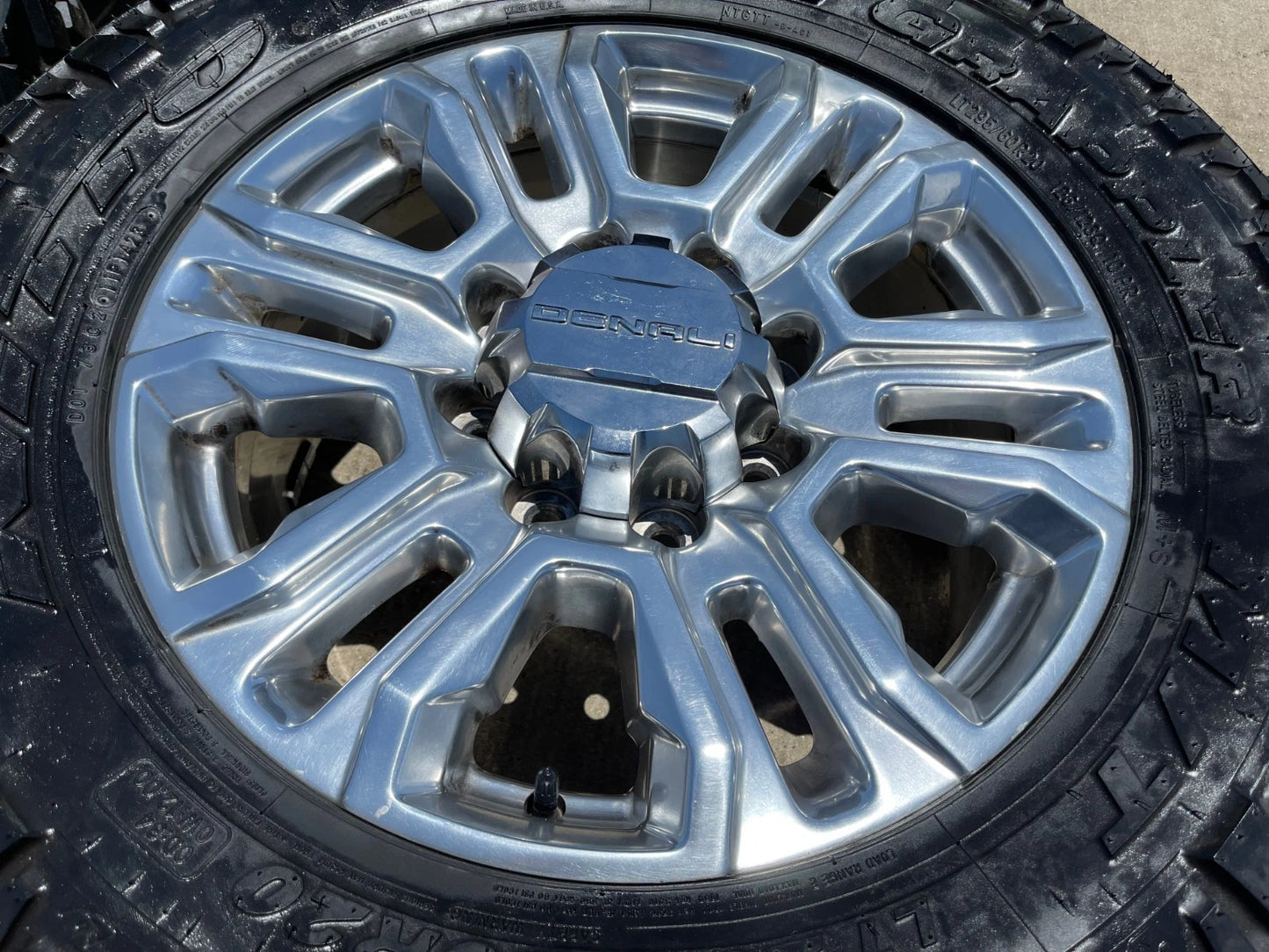 20" GMC Sierra Denali 2500 3500 OEM 5957 wheels rims 2022 2023 2024 2025 NITTO