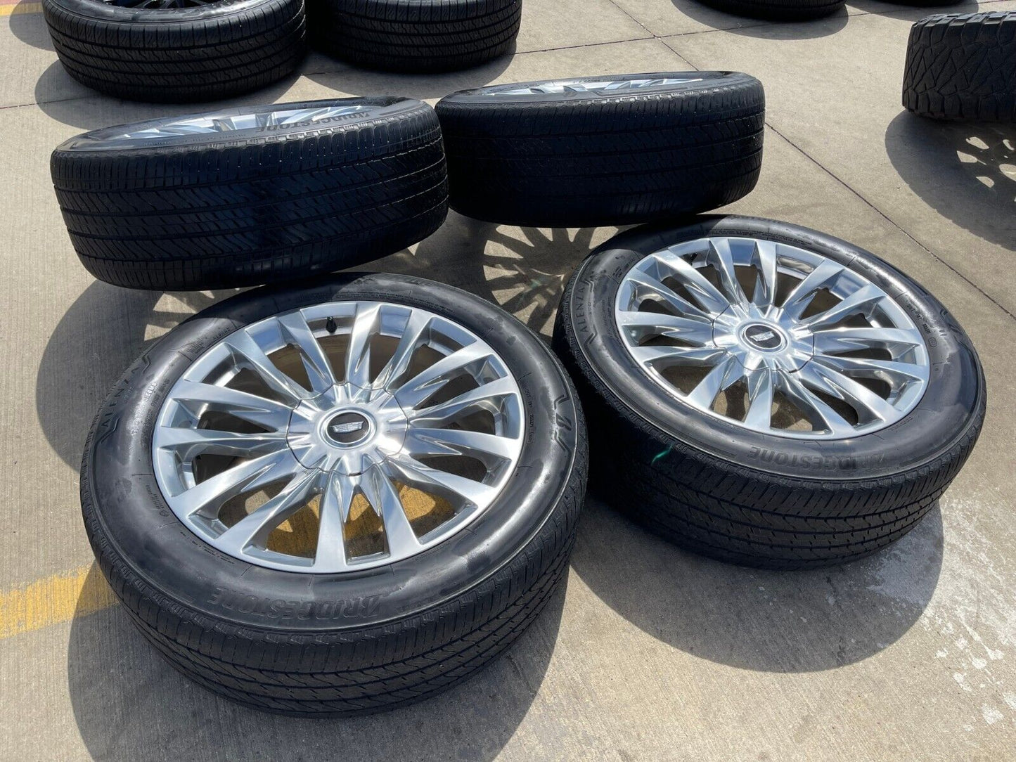 22" Cadillac Escalade Platinum OEM wheels rims 95026 tires GREAT DEAL