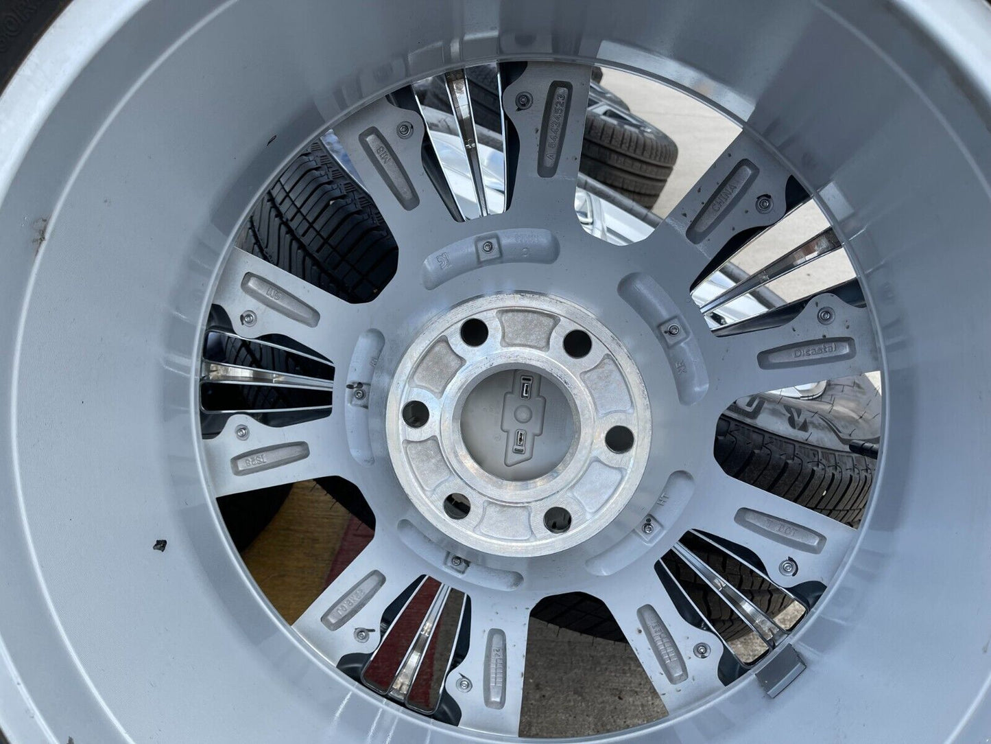 22" Chevy Tahoe RST OEM wheels rims 14046 96951 Silverado Suburban NEW