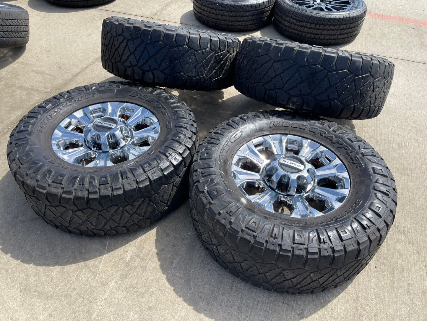 18" Ford F-250 F-350 OEM rims wheels 10097 tires 35" NITTO