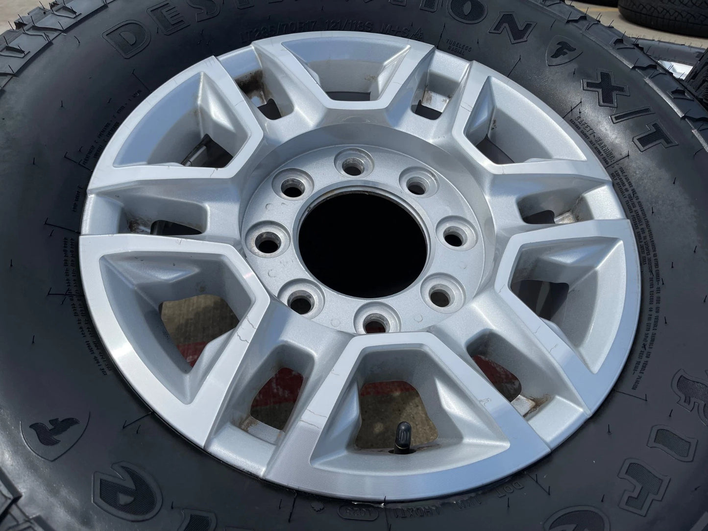 17" Chevy Silverado GMC Sierra 2500 OEM 5948 wheels rims FIRESTONE X/T 33"