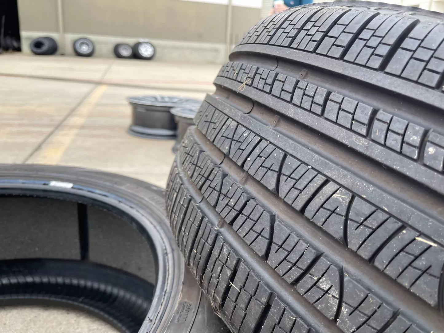 (1) 275/45/21 Pirelli Scorpion Verde A/S tire 110W 275/45r21 M+S LR PNCS