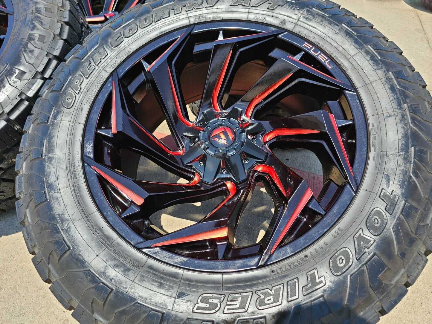 22x10 FUEL D775 Reaction Chevy Dodge Ram 2500 3500 wheels rims 37" 8x165 8x6.5
