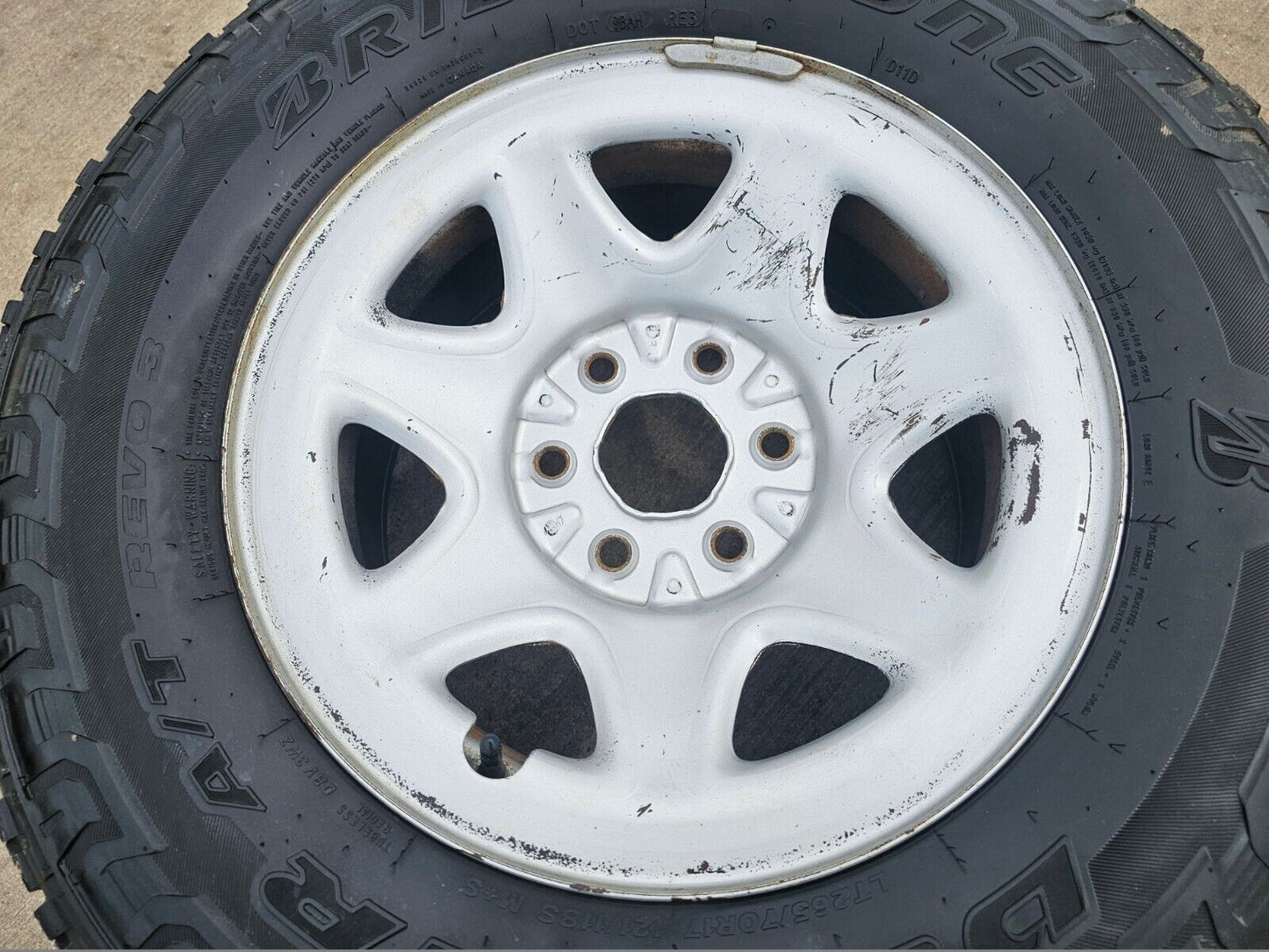 17" Chevy Silverado 1500 Tahoe Sierra OEM 5659 5655 wheel rim tire