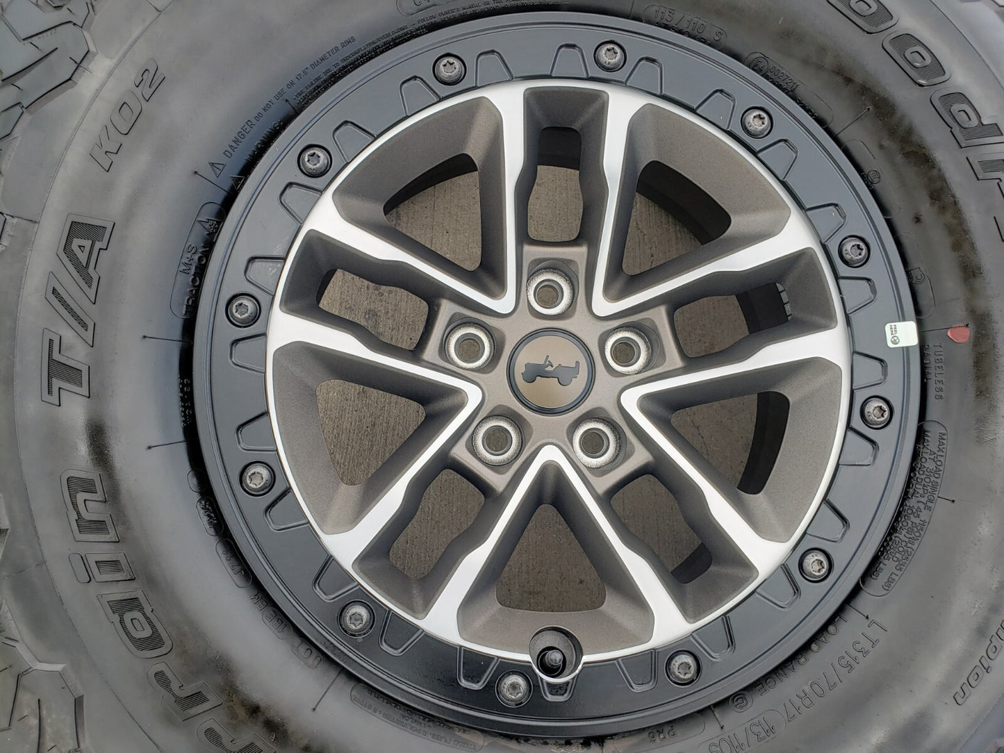 17" Jeep Wrangler 392 Gladiator Rubicon OEM BEADLOCK wheels rims NEW 2024 2025