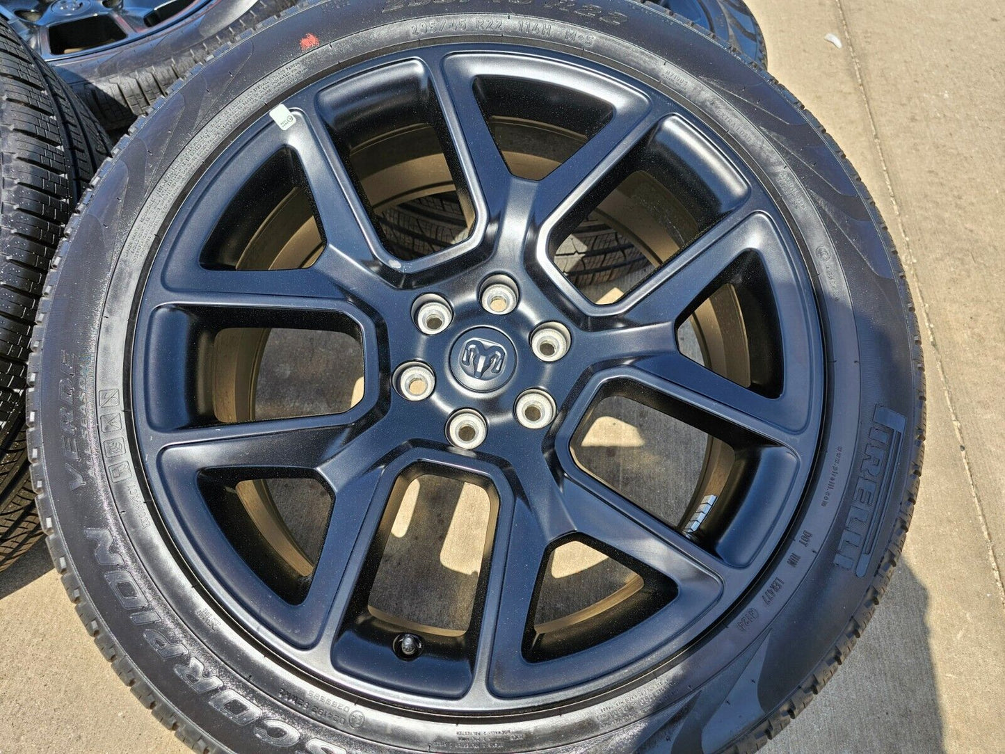 22" Dodge Ram 1500 OEM LIMITED Laramie 2725 2684 wheels rims black 2024 2025 NEW