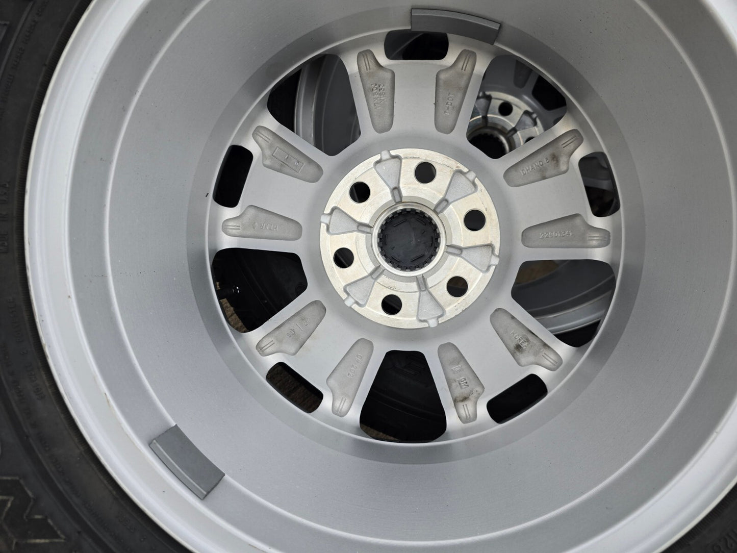 17" Chevy Colorado GMC Canyon OEM 5672 wheel rim tire 2019 2020 2021 2022 NEW