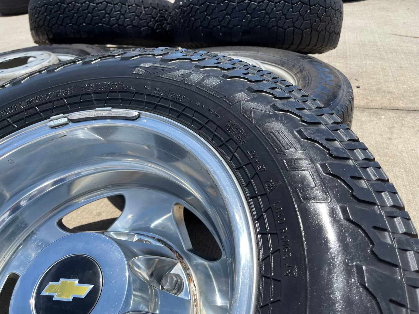 17" Chevy Silverado GMC Sierra 3500 Dually rims wheels OEM 5519 5520 8094