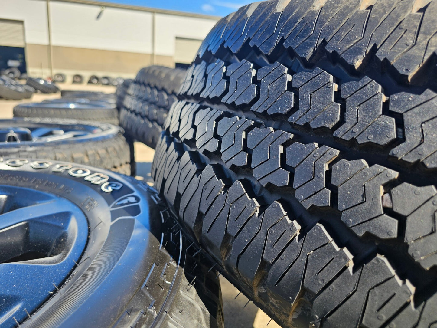 20" Dodge Ram 2500 3500 LARAMIE OEM 2700 wheels rims tires 2023 2024 2025 NEW