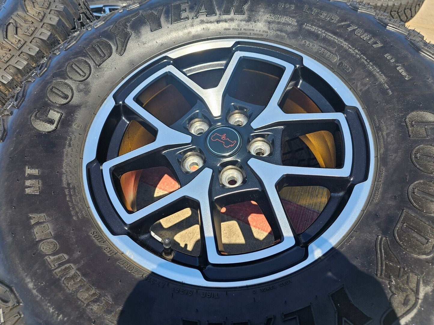 17" Jeep Wrangler Rubicon OEM 9237 wheels rims Gladiator tires 2024 2025 NEW 35"