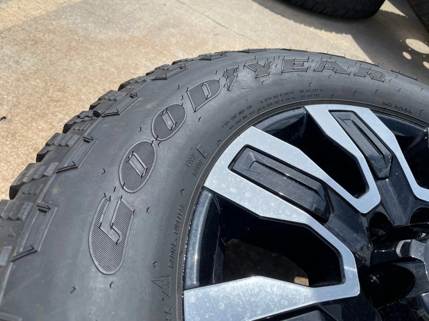 20" GMC Sierra DENALI ULTIMATE 2500 3500 OEM wheel rim 5958 Chevy Spare