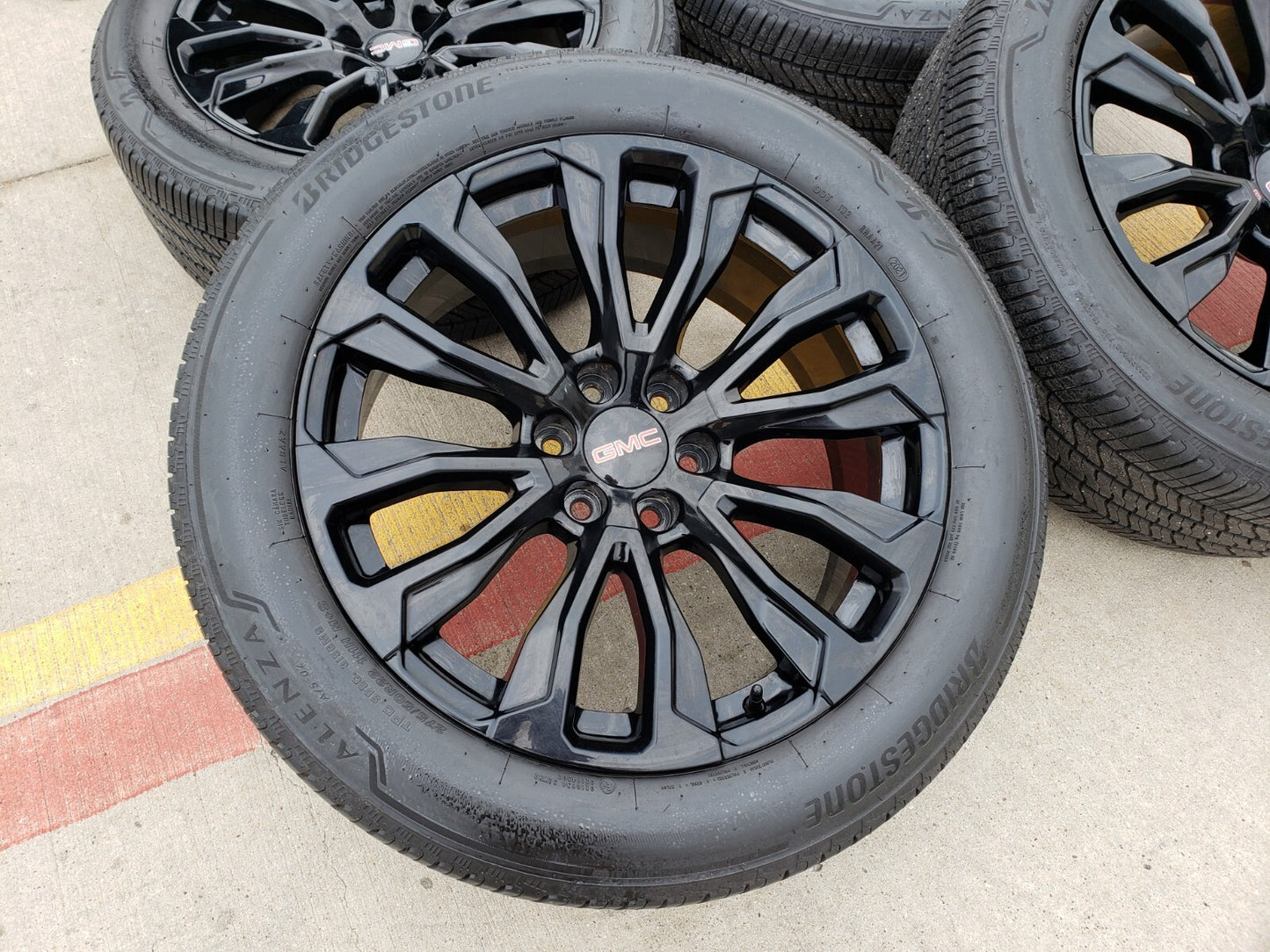 22" GMC Yukon Sierra Chevy Tahoe Silverado OEM wheels rims tires 97000 14025