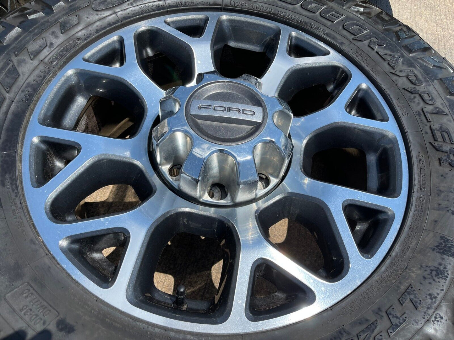 20" Ford F-250 F-350 OEM Lariat wheels rims 10292 tires 2022 2023 2024 NITTO