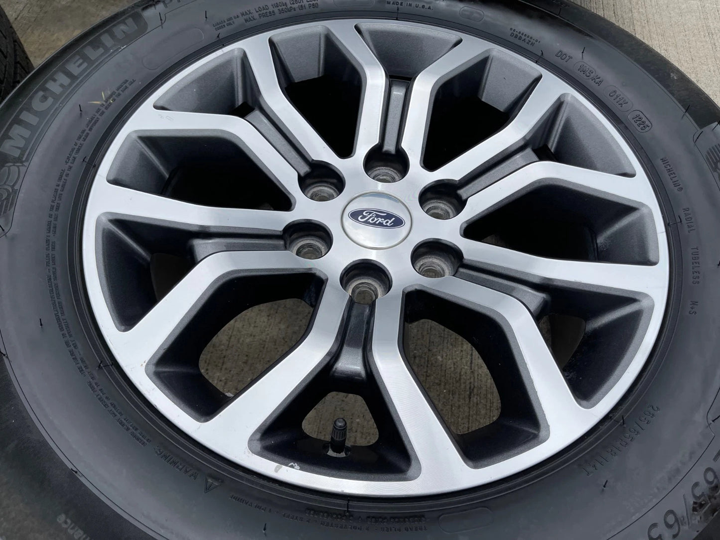 18" Ford F-150 Lariat OEM rims wheels 10342 tires NEW MICHELIN