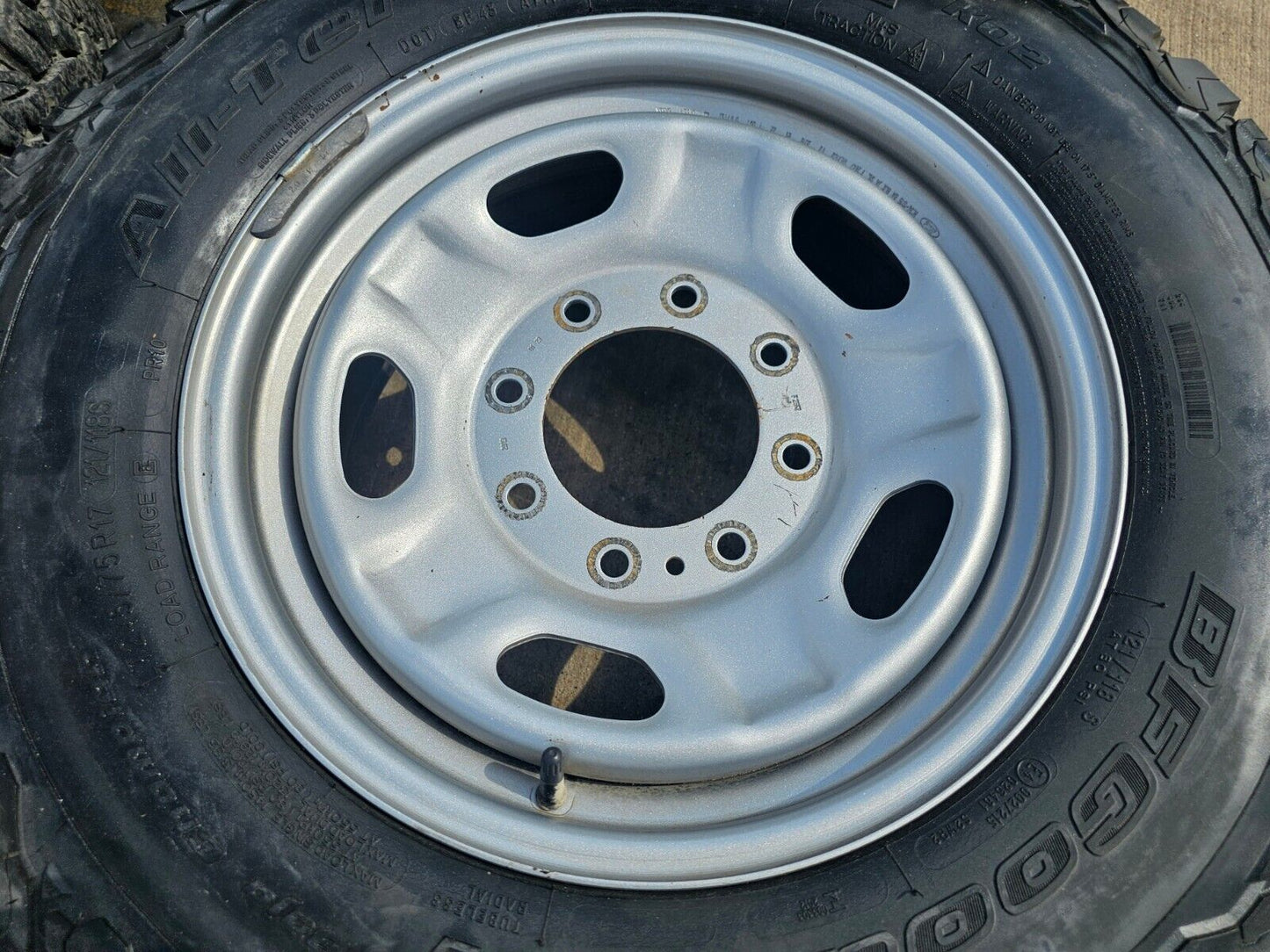 17" Ford F-250 F-350 OEM 3828 wheels rims tires BFG KO2 A/T