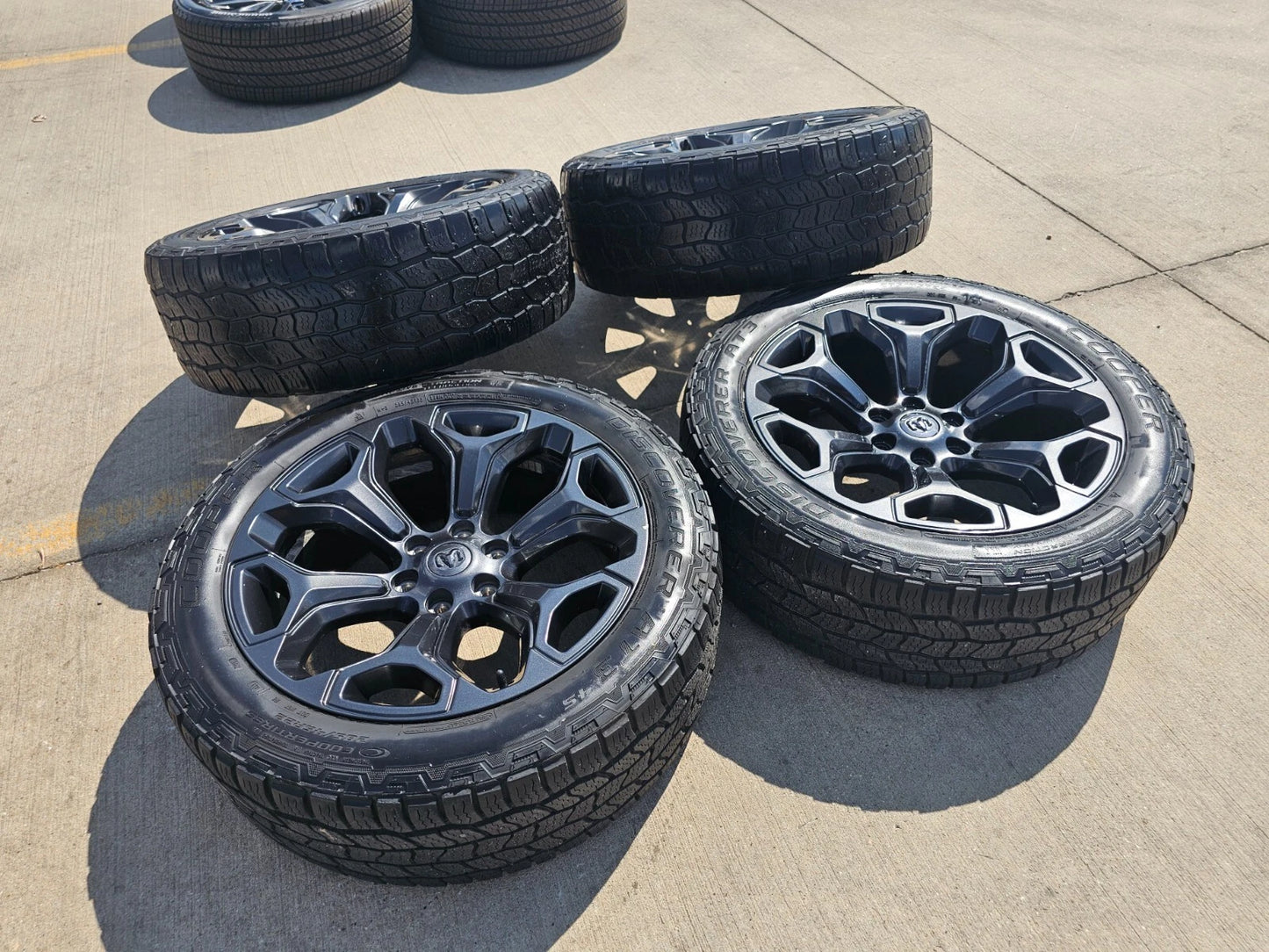 22" Dodge Ram 1500 OEM Laramie wheels LIMITED Gray 2685 2727 tires