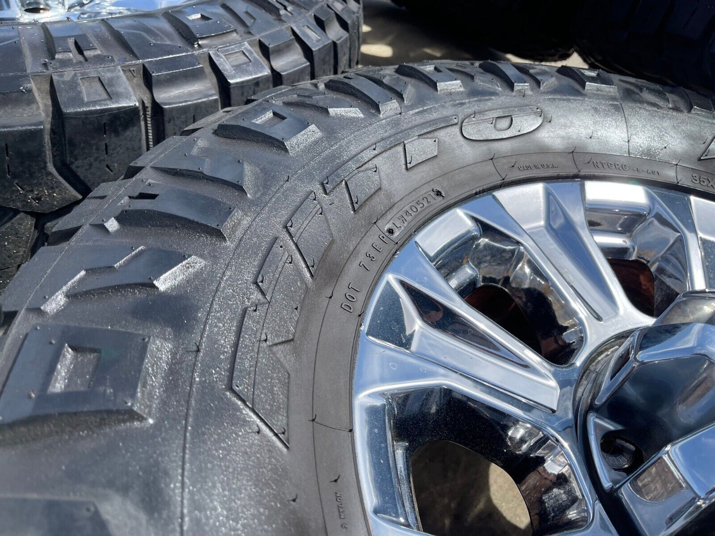 18" Ford F-250 F-350 OEM rims wheels 10097 tires 35" NITTO