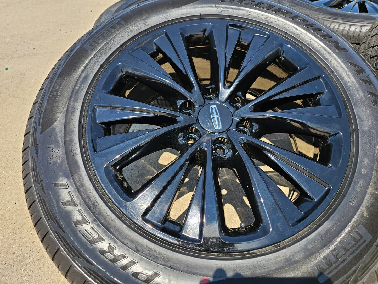 20" Lincoln Navigator OEM rims wheels 10024 tires 2015 2016 2017 2018 2020 2021