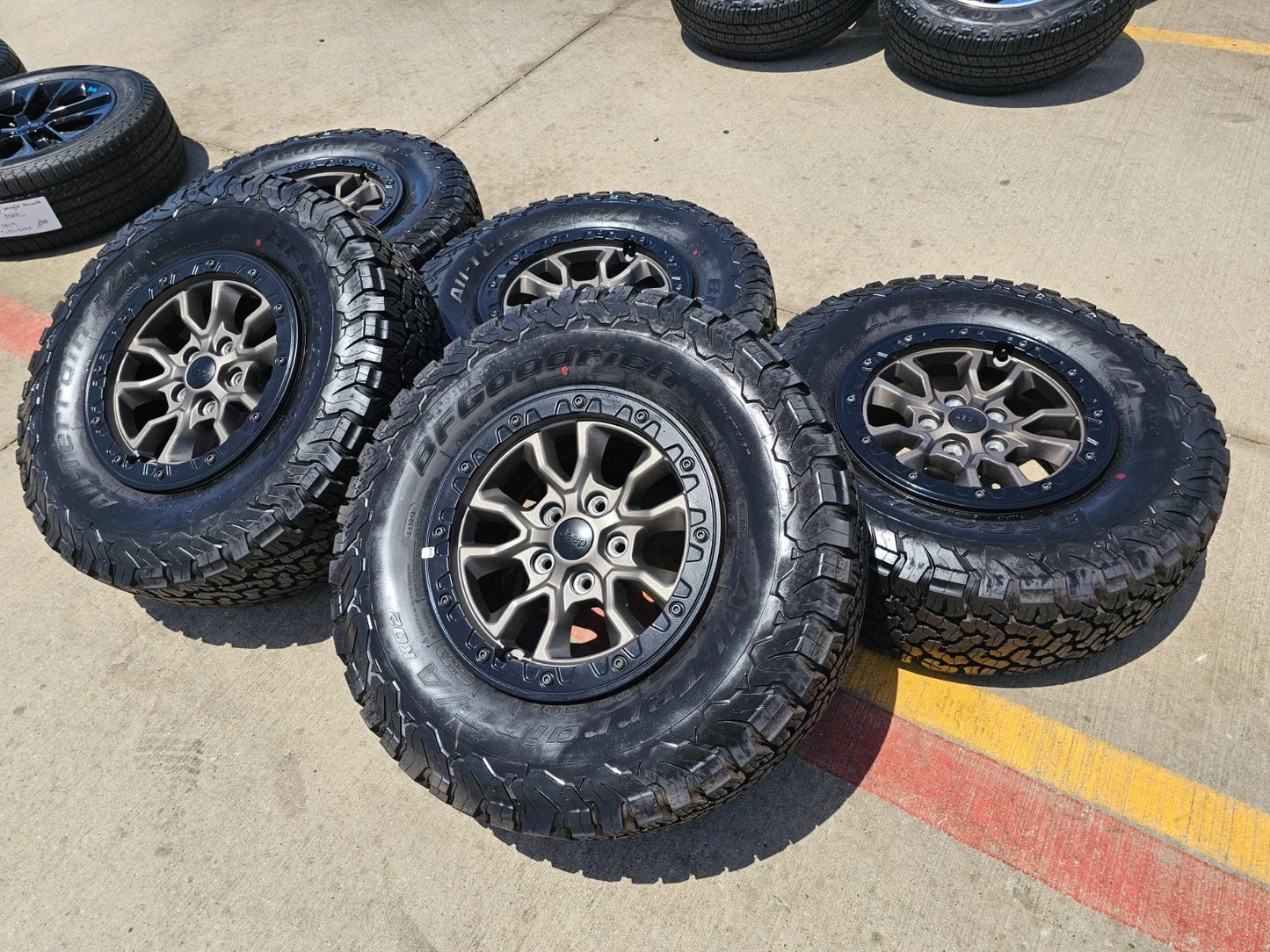 17" Jeep Wrangler 392 Gladiator Rubicon OEM 9304 95240 BEADLOCK wheels rims NEW