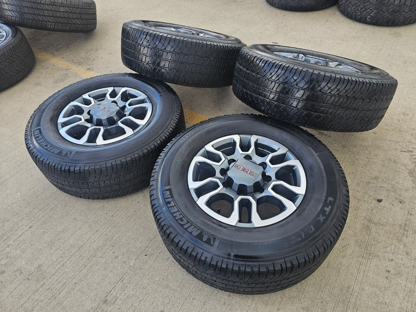 18" GMC Sierra AT4X Chevy Silverado 2500 3500 OEM 5949 wheels rims MICHELIN