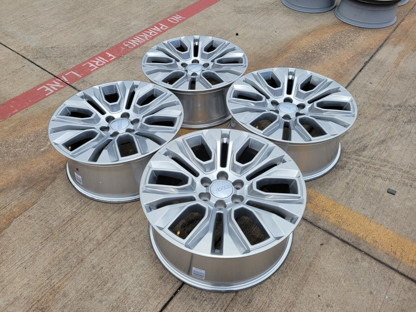 (1) 22" GMC Yukon Sierra DENALI Chevy 5943 OEM wheel rim 2022 2023 2024 2025 NEW