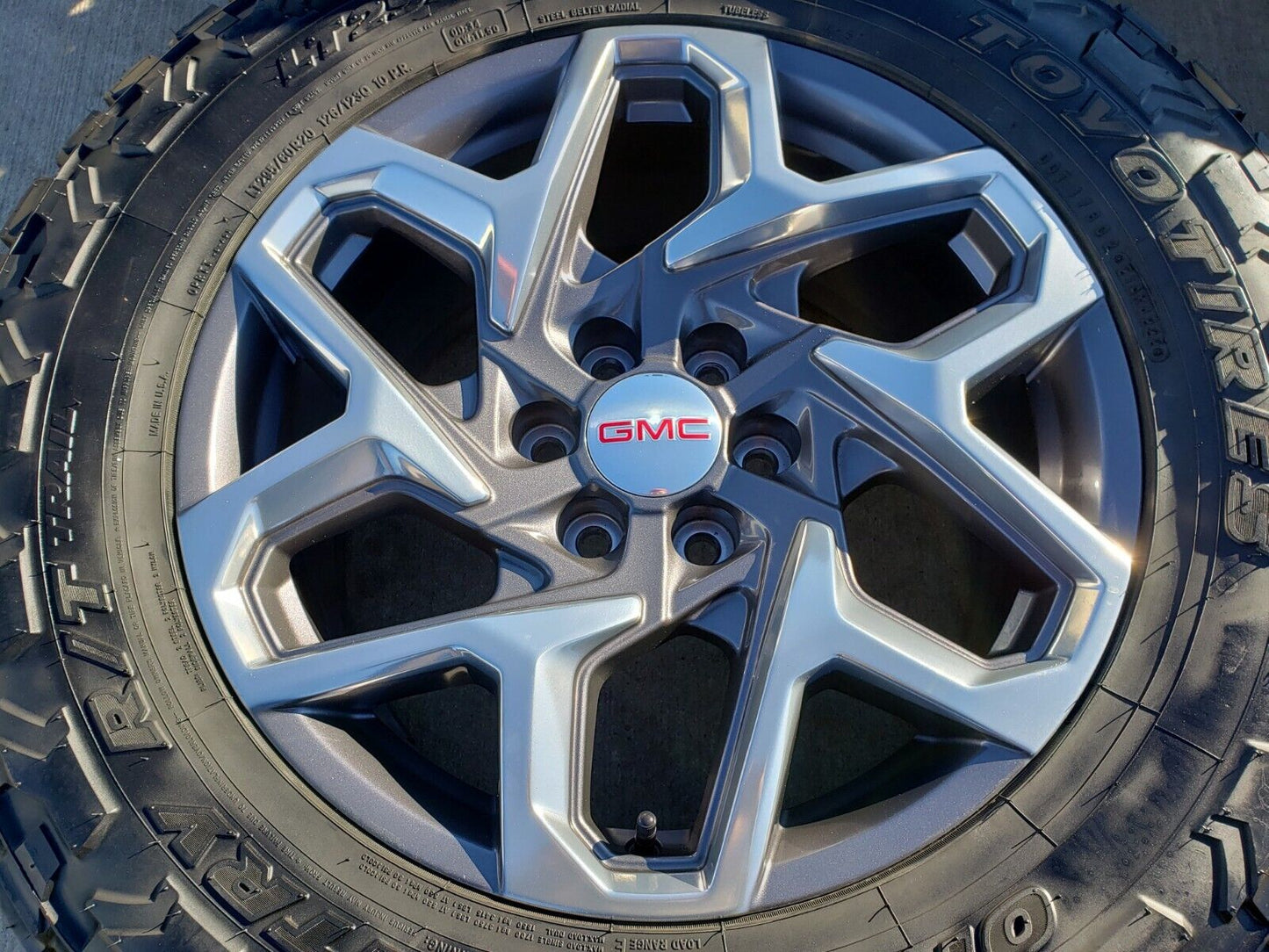 20" GMC Sierra Yukon AT4 Tahoe Silverado OEM 95369 wheels rims TOYO 34"