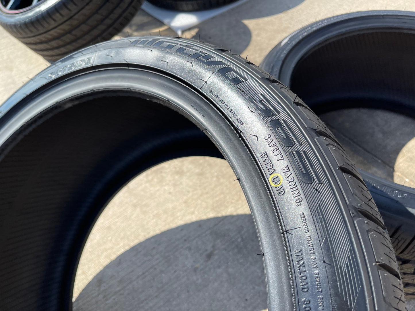 (1) 275/35/19 Nitto Motivo 365 tire 100W XL NEW