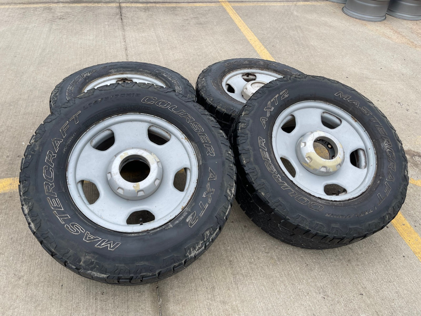 (1) 18" Ford F-250 F-350 OEM 3601 steel spare wheel rim tire