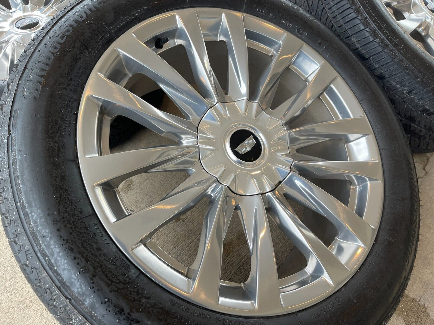 22" Cadillac Escalade Platinum OEM wheels rims 95026 tires