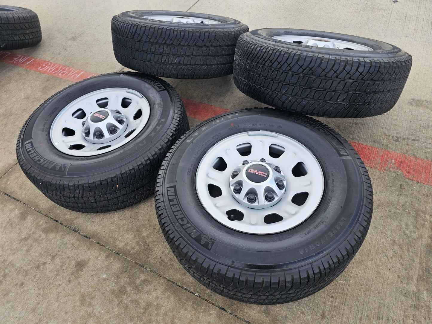18" GMC Sierra Chevy Silverado 2500 3500 OEM 8096 wheels rims tires MICHELIN NEW