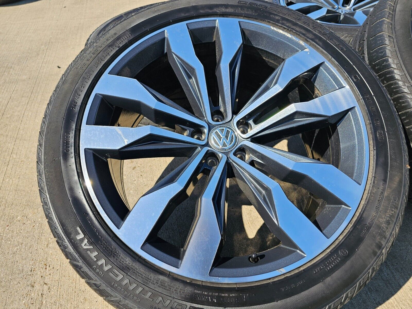 21" VW Atlas SEL R-Line OEM 70077 wheels rims tires