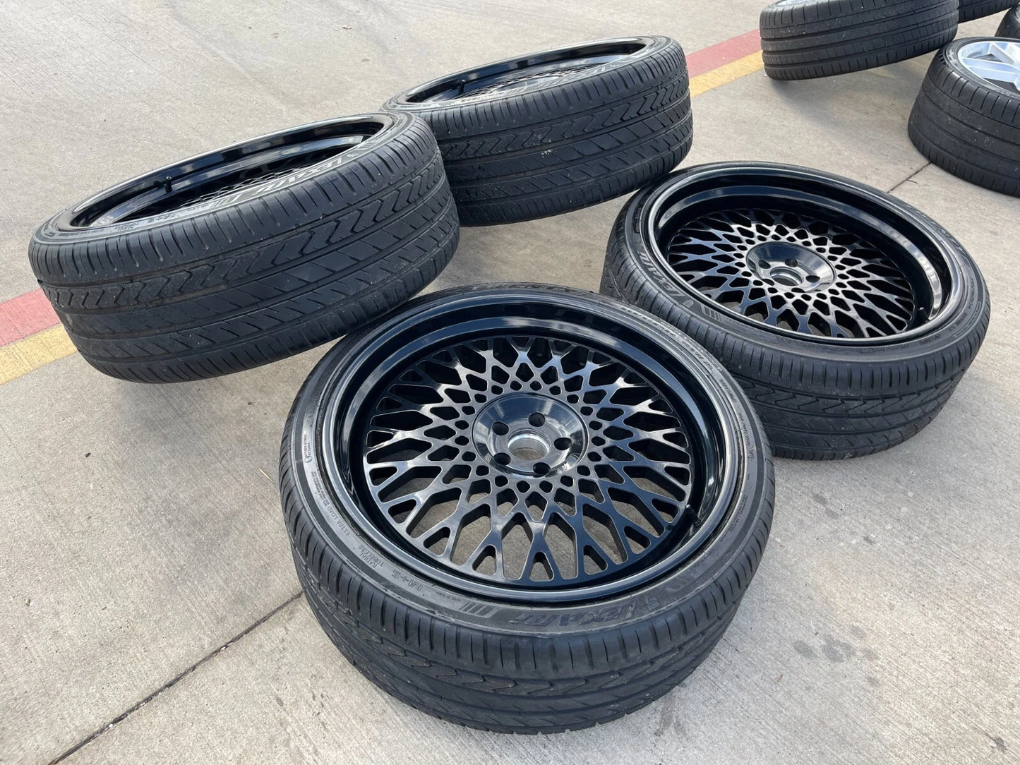 24x9 FORGIATO Rolls Royce Cullinan Phantom wheels rims tires black 5x112