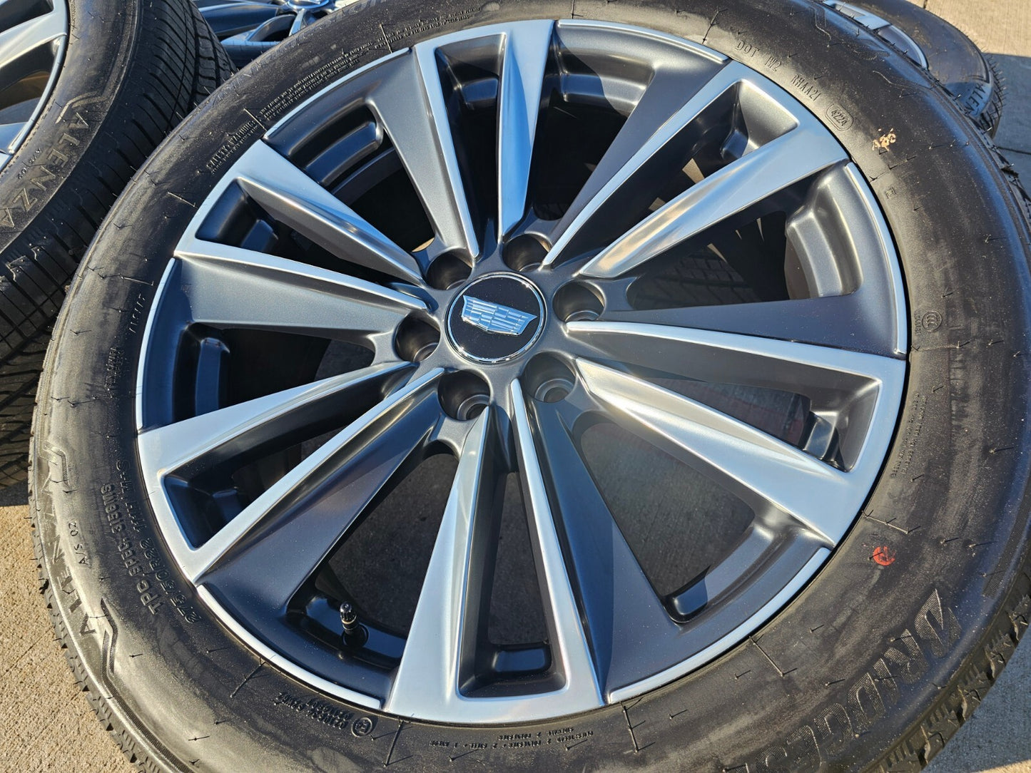 22" Cadillac Escalade Platinum OEM wheels rims tires 2024 2025 2026 NEW