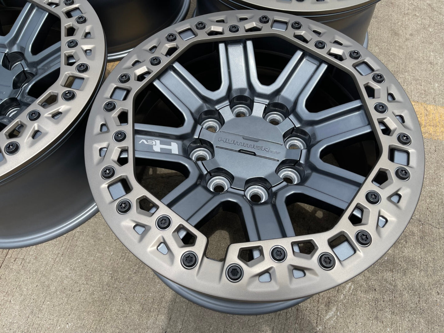 18" Hummer Grazen beadlock EV HEV 2500 OEM wheels rims 2023 2024 2025 2026 NEW