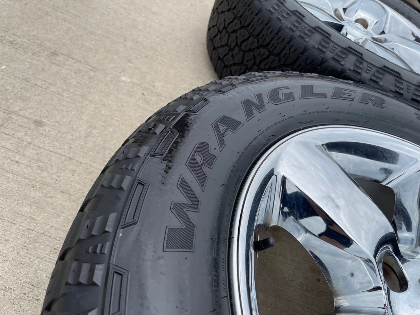 (4) 20" Dodge Ram 1500 OEM wheels rims chrome tires 2495