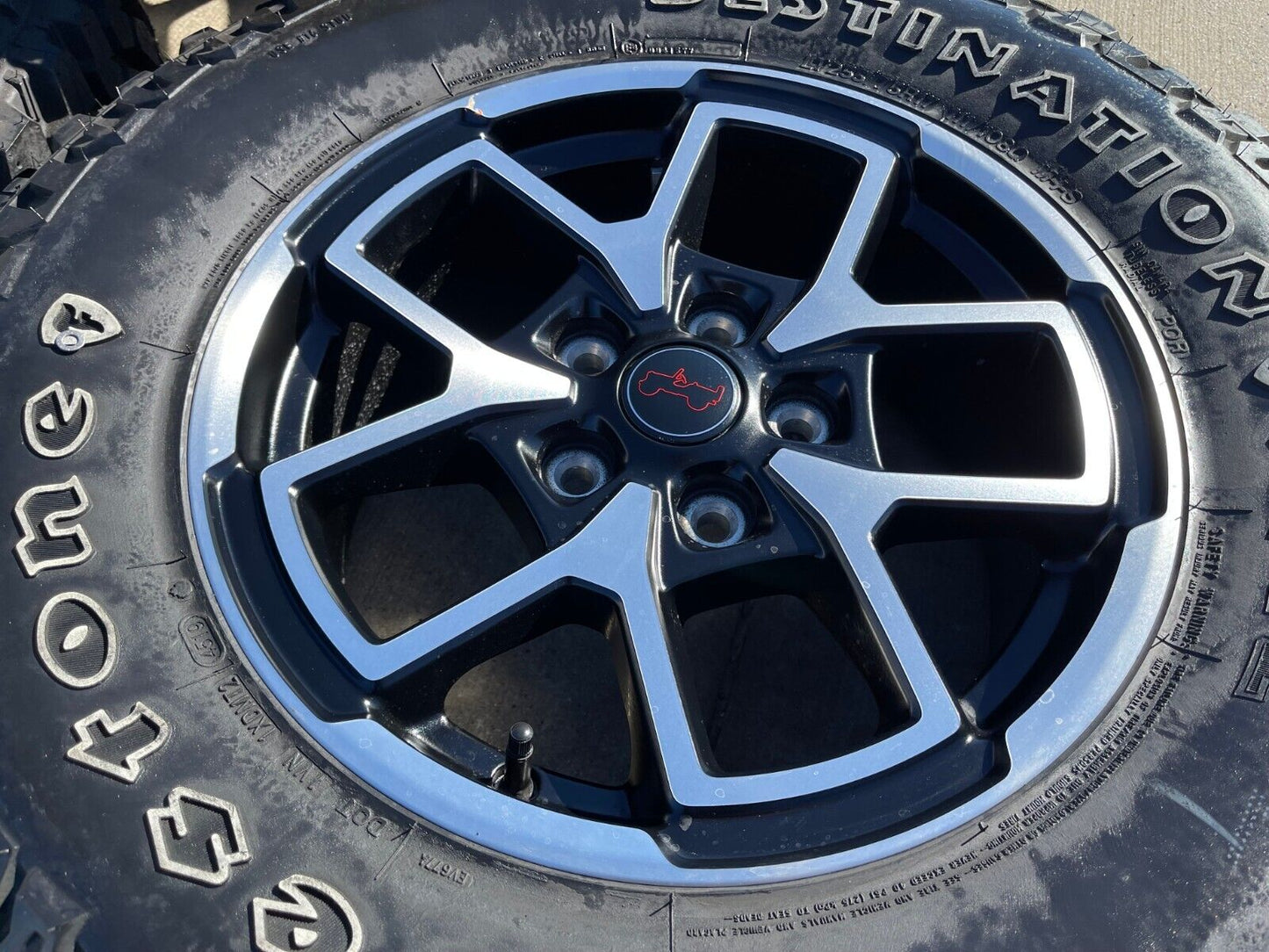 17" Jeep Wrangler Rubicon OEM wheels rims Gladiator tires 2023 2024 2025