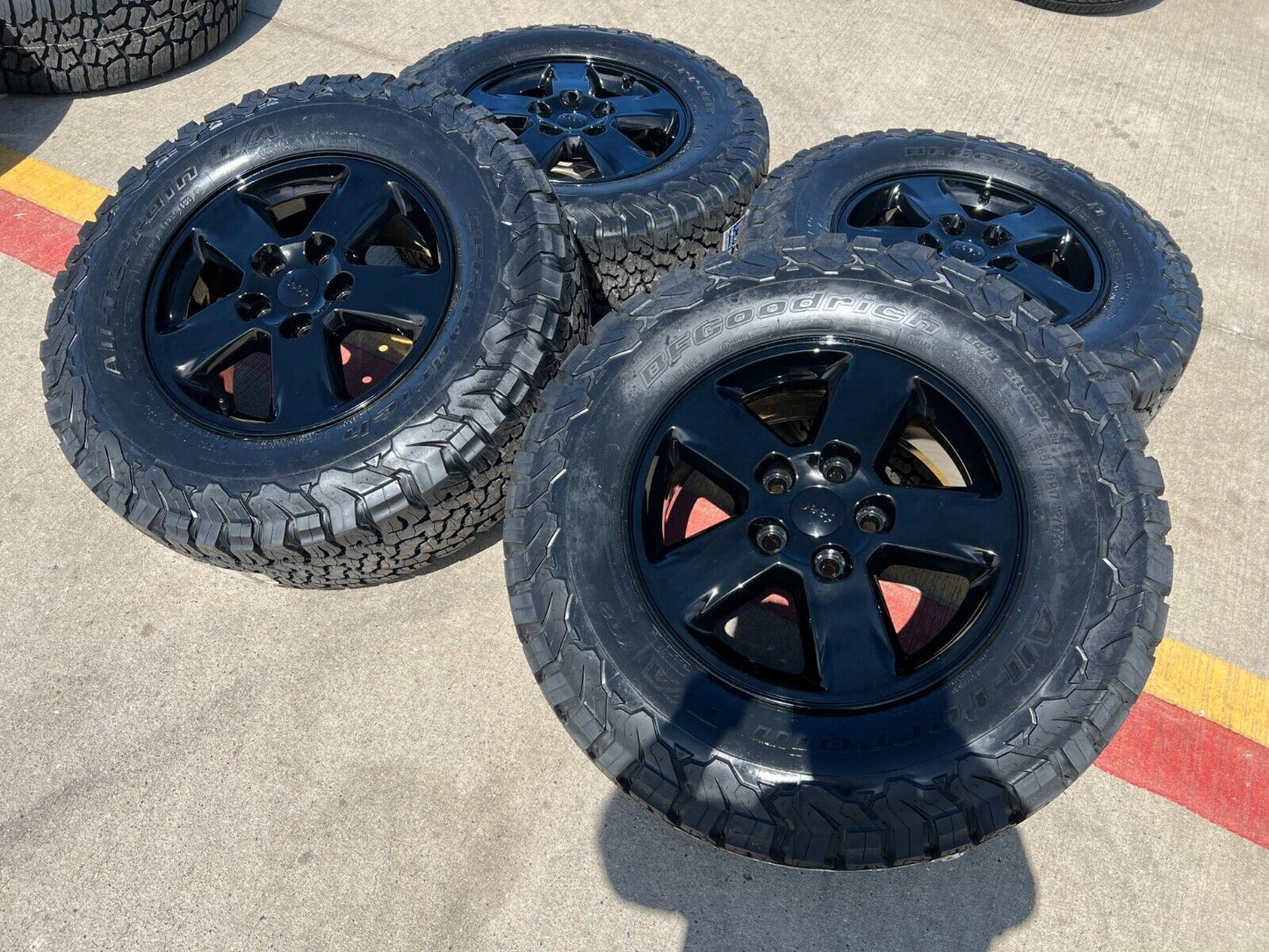 17" Jeep Grand Cherokee OEM wheels rims 9104 black NEW