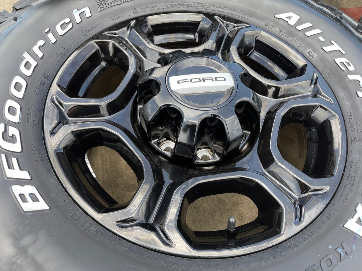 18" Ford F-250 F-350 Lariat FX-4 OEM 10479 black wheels 2024 2025 NEW BFG KO3