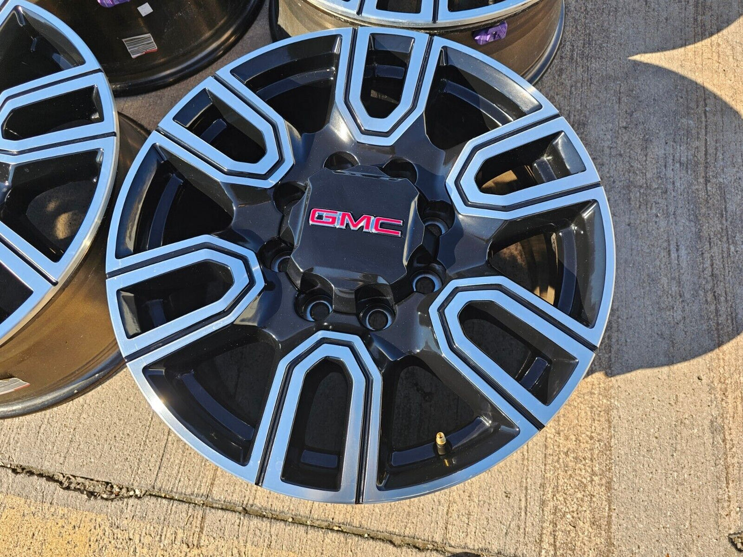 20" GMC Sierra AT4 2500 3500 OEM wheels rims 5950 Silverado 2023 2024 2025 NEW