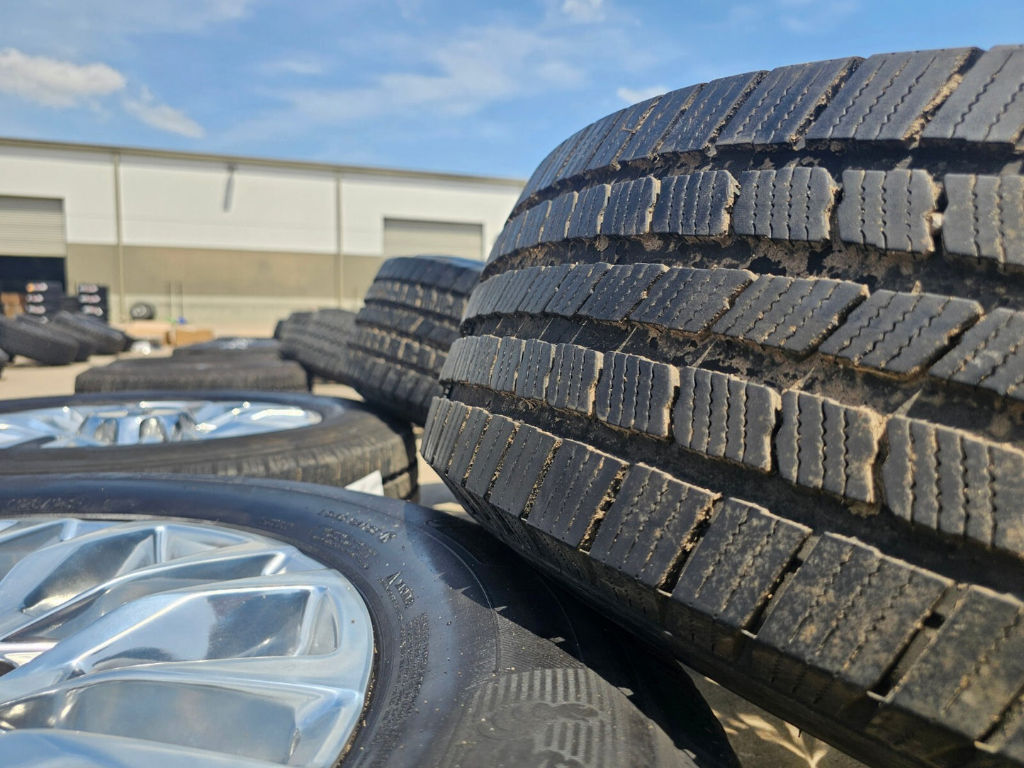 20" Chevy Silverado High Country 2500 3500 OEM 5961 wheels rims tires MICHELIN