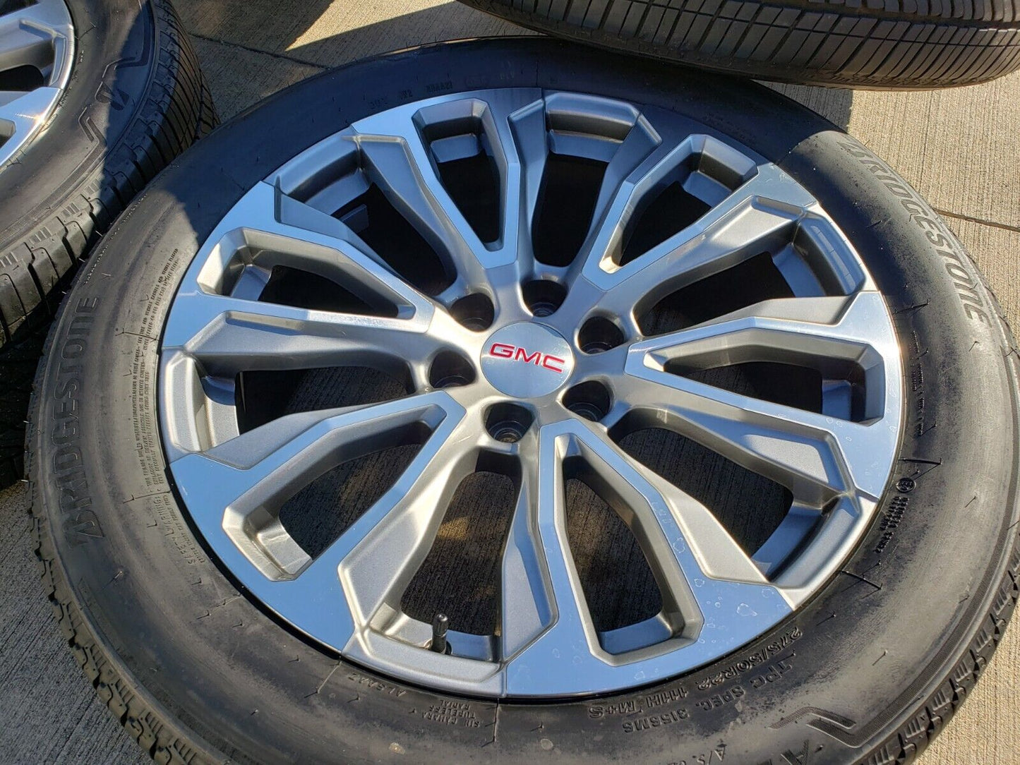 22" GMC Yukon Sierra Chevy Tahoe Silverado OEM wheels rims tires 14025 97000